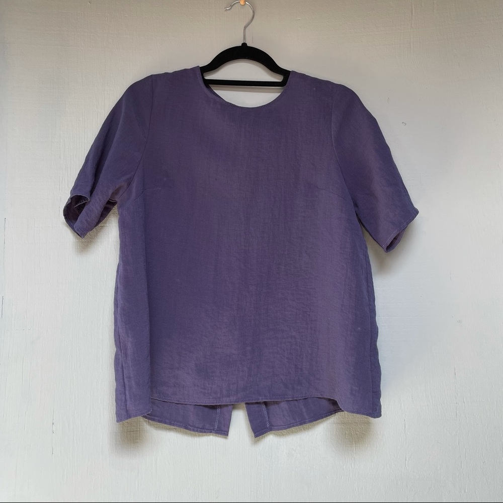 Le Lis Short Sleeve Button Back Blouse - L